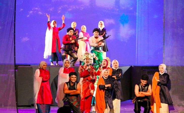 Sanggar-Latah-Tuah-Tampilkan-Sejarah-Melayu-di-Panggung-Internasional.jpg