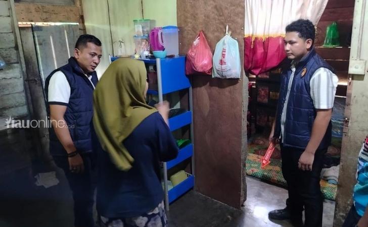 Satreskrim-Polres-Siak-saat-melakukan-penyelidikan.jpg