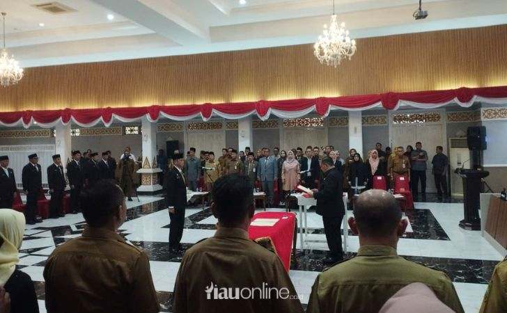 Sekwan-DPRD-Riau-dan-Dirut-RSUD-Arifin-Ahmad-Gagal-Dilantik-Hari-Ini.jpg