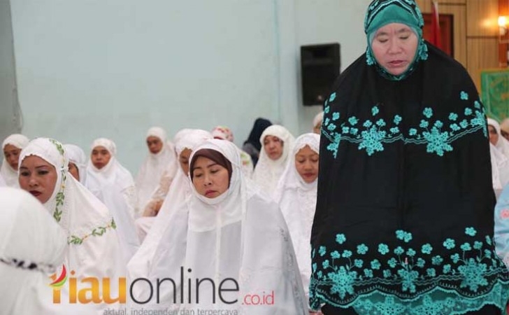 Sholat-berjamaah.jpg