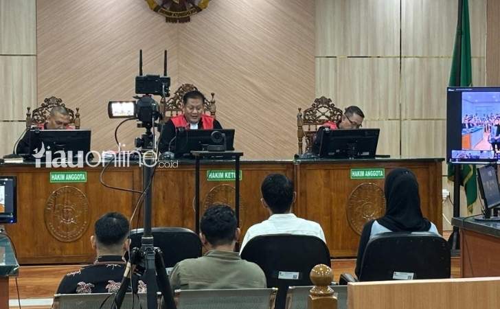Sidang-Abdul-Wahid-Hadirkan-Empat-Saksi-Meringankan-di-PN-Pekanbaru.jpg