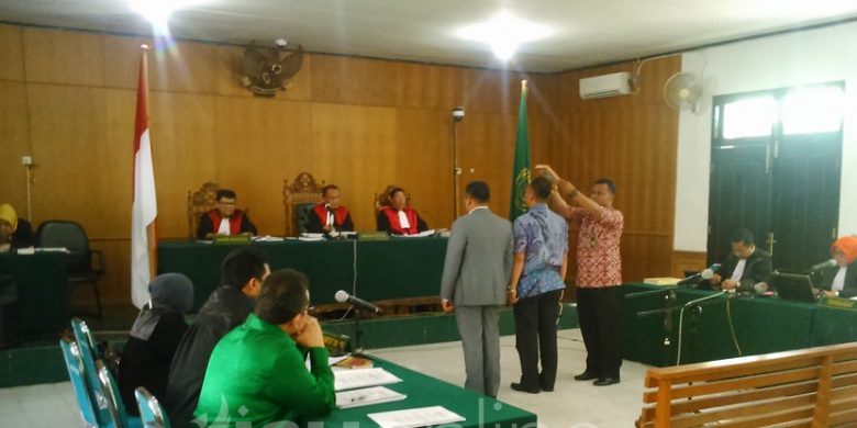 Sidang-PK-Rusli-Zainal.jpg