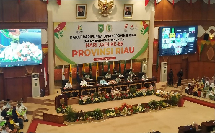 Sidang-Paripurna-Istimewa-DPRD-Riau.jpg