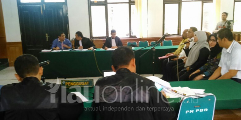 Sidang-Suap-APBD-Riau-Rabu-4-November-2015.jpg