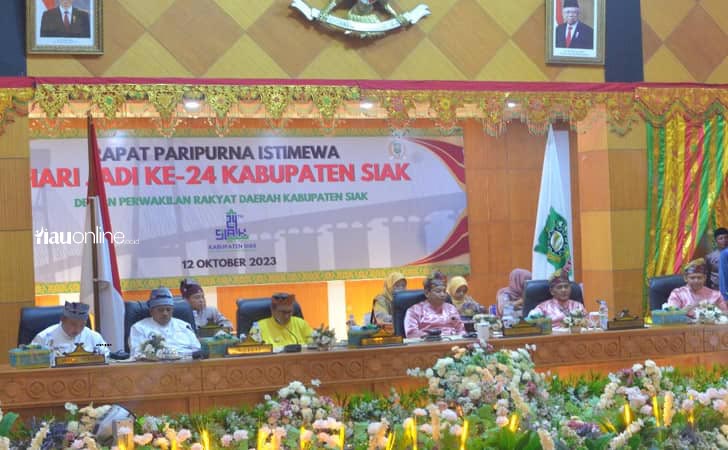 Sidang-paripurna-HUT-Siak.jpg