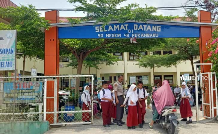 Siswa-sd-di-peknbaru-masih-sekolah.jpg