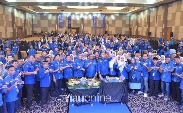 Solid-Tanpa-Riak-Agung-Nugroho-Kembali-Pimpin-Demokrat-Riau-Lewat-Aklamasi.jpg