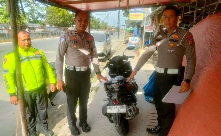 Sopir-Truk-Kabur-Usai-Tabrak-Suami-Istri-Pemotor-di-Rimbo-Panjang.jpg