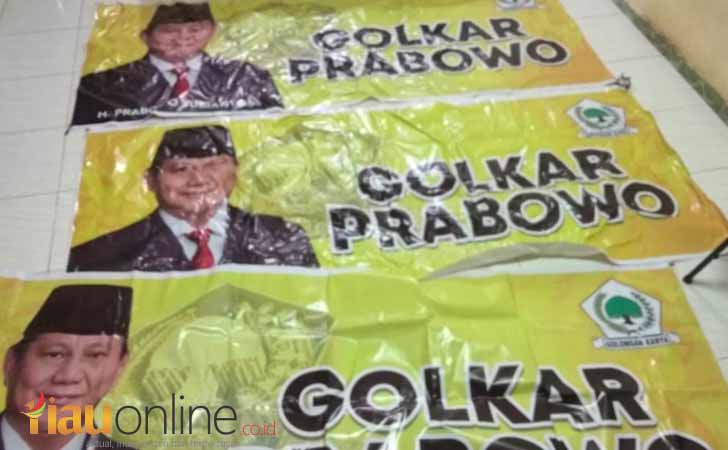 Spanduk-Golkar-Prabowo.jpg