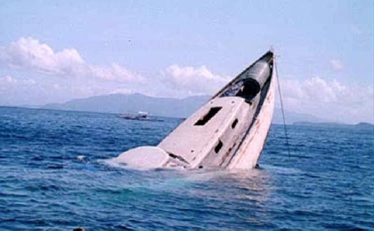 Speedboat-tenggelam.jpg