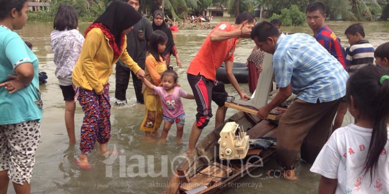 Sungai-Kampar-Tenggelamkan-Desa-Tanjungrambutan.jpg