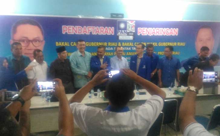 Syamsuar-Daftar-ke-DPW-PAN-Riau.jpg