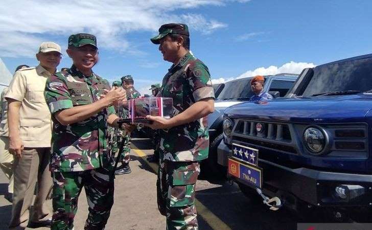 TNI-dan-Polri-Terima-700-Maung-MV3-dari-Menhan.jpg