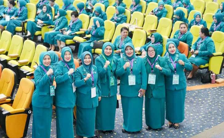 TP-PKK-Bengkalis-Hadiri-Rakernas-X-dan-HKG-PKK-ke-53-di-Kaltim.jpg
