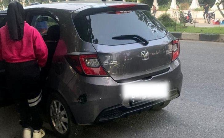 Tabrak-Lari-Motor-vs-Mobil-di-Jalan-Diponegoro-Berakhir-Damai.jpg