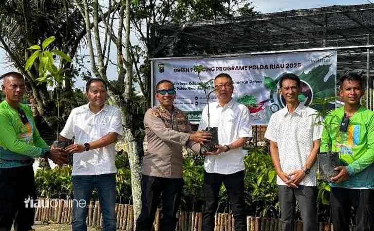 Tabung-Harmoni-Hijau-Polda-Riau-Ajar-dan-Didik-Masyarakat-Cinta-Lingkungan.jpg