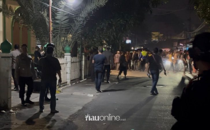 Tas-Mencurigakan-di-Masjid-Al-Khairat-Pekanbaru-Tim-Jibom-Pastikan-Bukan-Bahan-Peledak.jpg