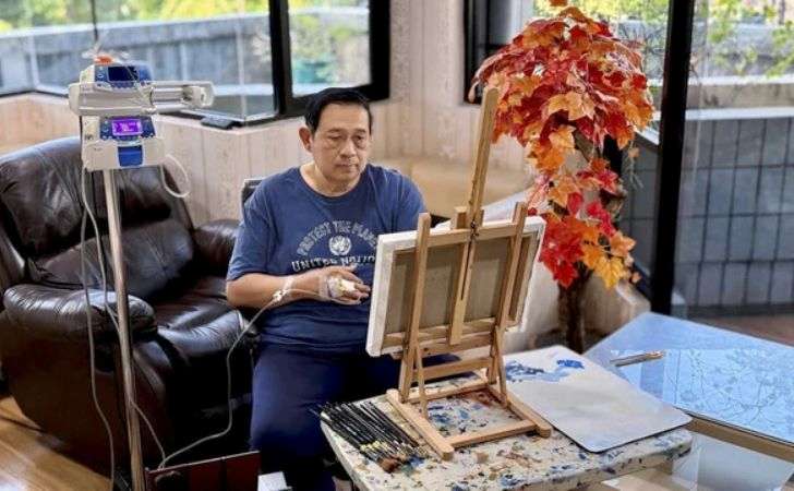 Tengah-Dirawat-di-RSPAD-SBY-Tetap-Melukis-Walau-Tangan-Diinfus.jpg
