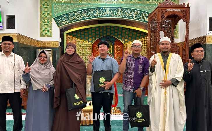 Terharu-Ucap-Syahadat-Tiga-Muda-Mudi-Resmi-Memeluk-Islam-di-Masjid-Raya-An-Nur.jpg