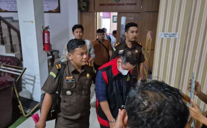 Tersangka-korupsi-pupuk-subsidi.jpg