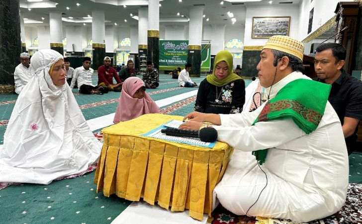 Teteskan-Air-Mata-Nurmala-Ungkap-Alasan-Masuk-Islam-di-Masjid-An-Nur-Pekanbaru.jpg