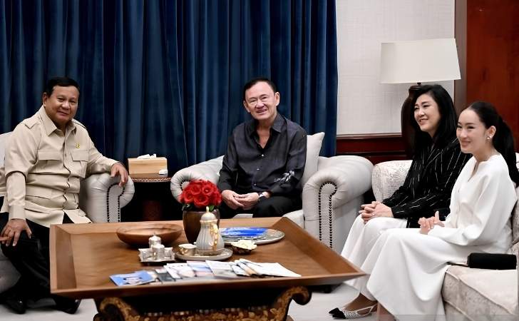 Thaksin-dan-Paetongtarn-Shinawatra-Sambangi-Kediaman-Prabowo-di-Jakarta.jpg