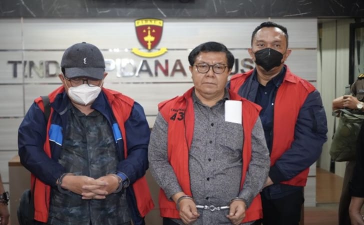 Tiga-hakim-ditangkap2.jpg