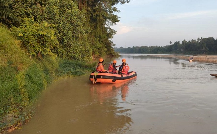 Tim-sar-bocah-tenggelam.jpg