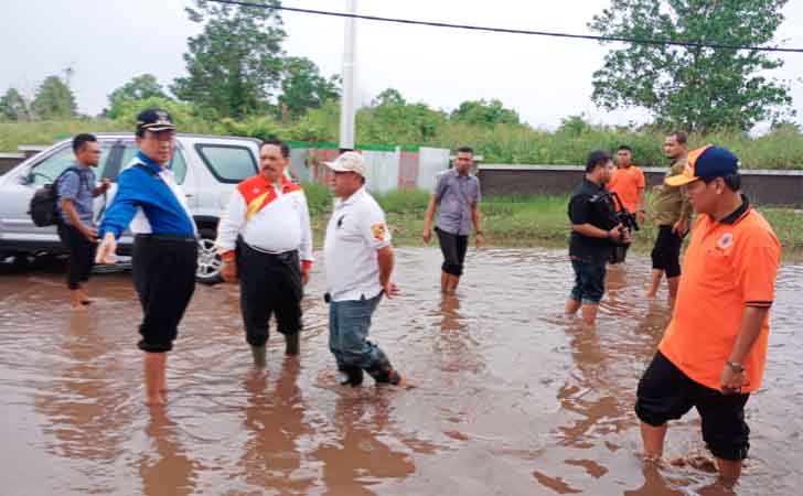 Tinjau-banjir.jpg