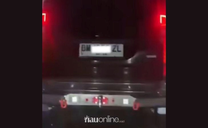 Towing-Bar-Bercahaya-Terang-di-Pajero-Hitam-Resahkan-Pengendara-di-Pekanbaru.jpg