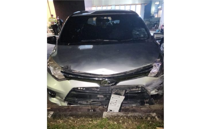 Toyota-Calya-tabrak-2-kendaraan.jpg