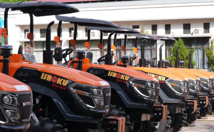 Traktor-dari-kementan-untuk-siak.jpg