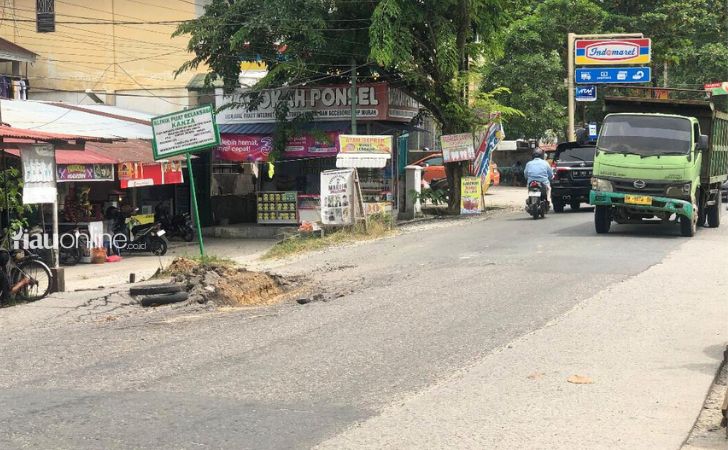 Truk-di-jalan-pramuka-rumbai.jpg