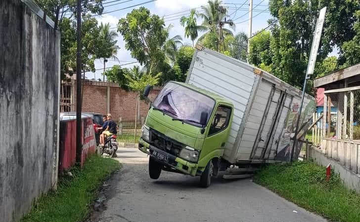 Truk-terperosok3.jpg