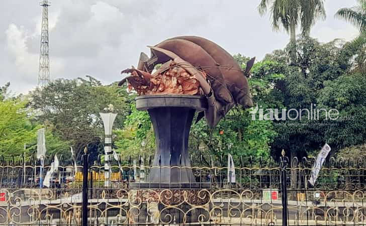 Tugu-Selais-Tumbang.jpg