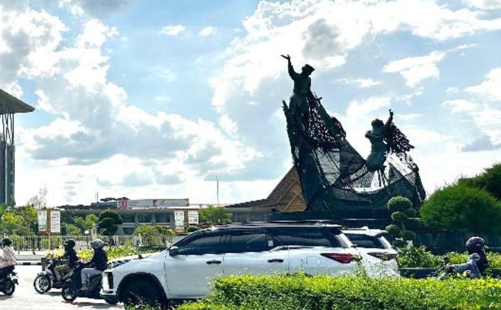 Tugu-zapin-tak-terawat.jpg