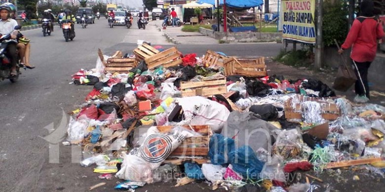 Tumpukan-Sampah-di-Pekanbaru.jpg