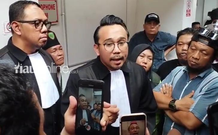 Usai-Sidang-Abdul-Wahid-Berikan-Komentar-Singkat-Doakan-Semua-Lancar.jpg