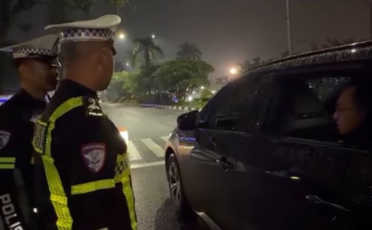 Viral-Penutupan-Jalan-Diponegoro-Pekanbaru-Warganet-Soroti-Respons-Kapolda-Riau.jpg