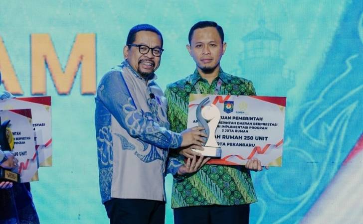 Wako-raih-penghargaan-untuk-pemko.jpg