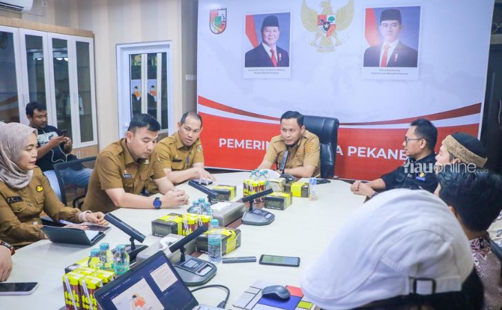 Wako-terima-survei-litbang-riau-online.jpg