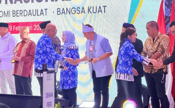 Wali-Kota-Pekanbaru-Agung-Nugroho-Raih-SIWO-PWI-Award-2026.jpg