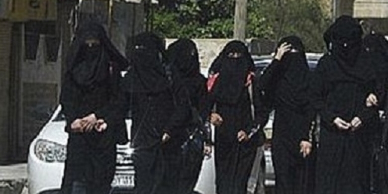 Wanita-Raqqa.jpg