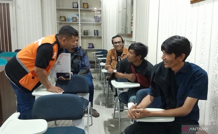 Warga-Garut-yang-terlantar-di-Riau.jpg