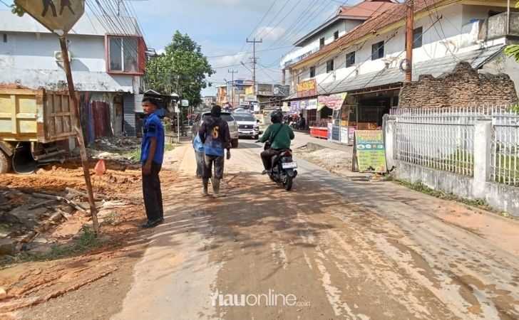Warga-Nilai-Penimbunan-Lahan-Jalan-Cempedak-Ancam-Keselamatan.jpg