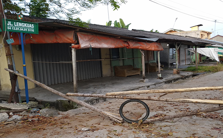 Warga-Panam-Pekanbaru-Lockdown-Lokal.jpg