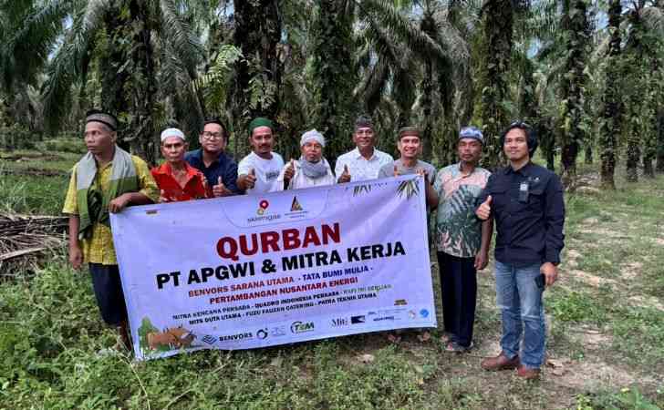 Warga-Sambut-Bahagia-Kurban-dari-PT-APGWI-dan-Mitra.jpg