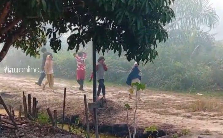 Warga-terdampak-asap-karhutla.jpg
