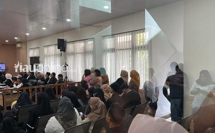 Wartawan-Dilarang-Masuk-Saat-SF-Hariyanto-Berikan-Kesaksian-di-Sidang-Abdul-Wahid.jpg
