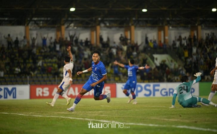 Wasit-dan-Adhyaksa-Diteriaki-Mafia-Aji-Santoso-Pertandingan-yang-Memalukan.jpg